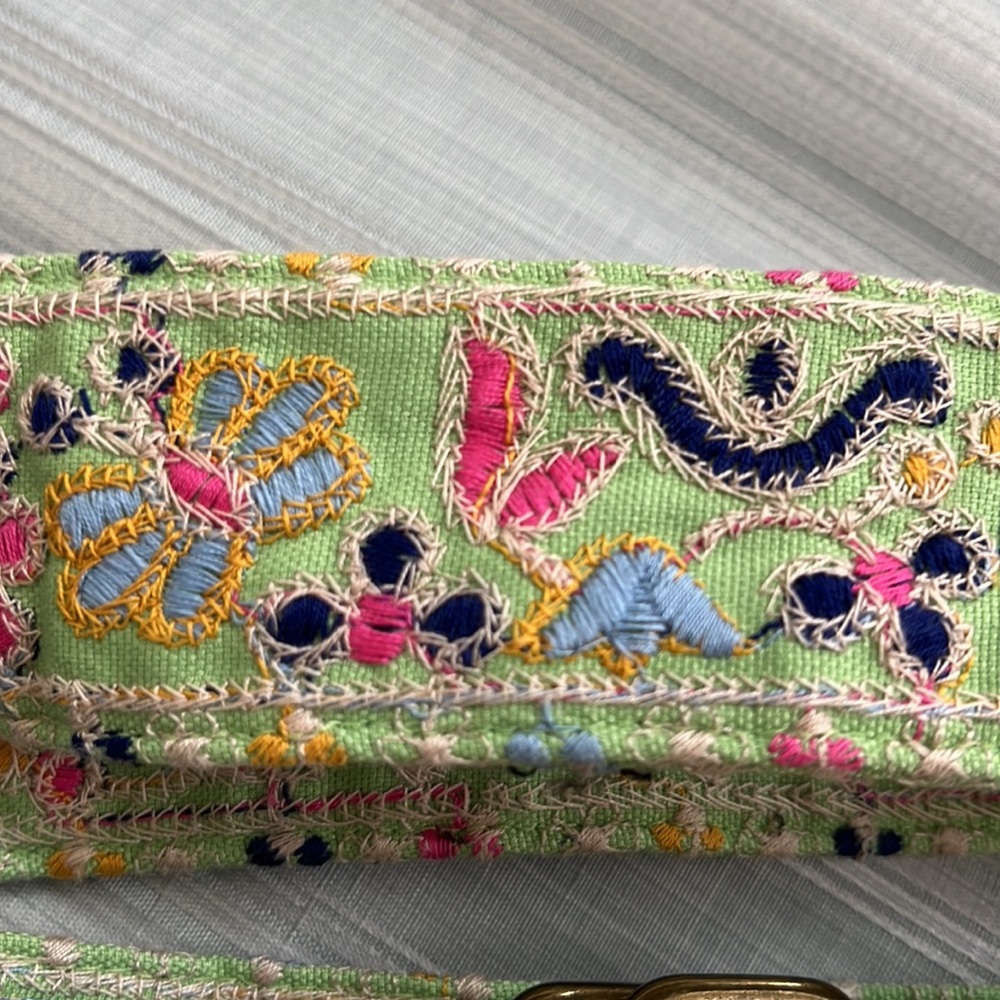 Beautiful embroidered fabric belt with brass ring buckle - size small - Picture 3 of 10